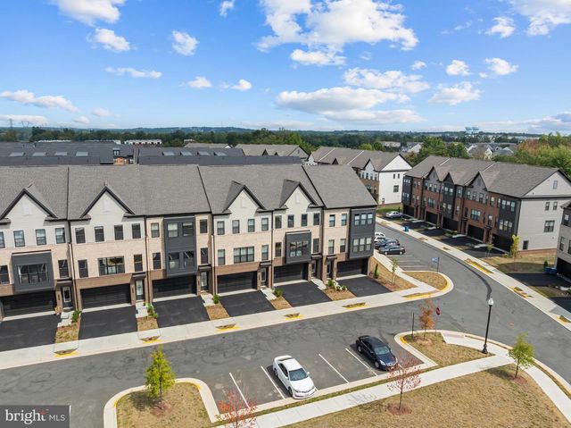 42116 WALTZ TER, Ashburn, VA 20148