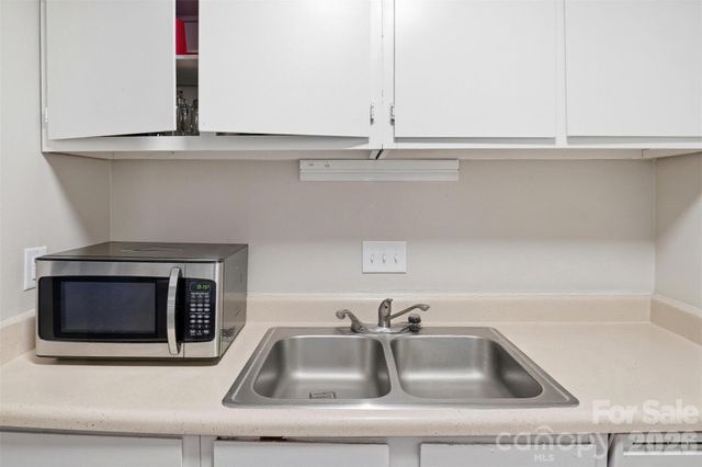 330 Orchard Trace Lane 8, Charlotte, NC 28213