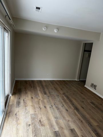 1121 Symphony Drive, Aurora, IL 60504