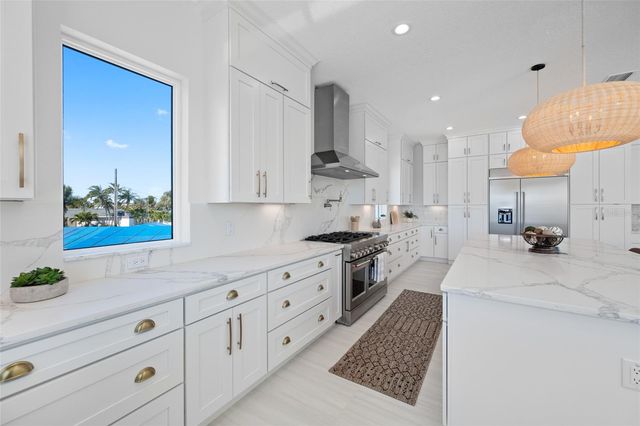 11460 7TH STREET E, Treasure Island, FL 33706