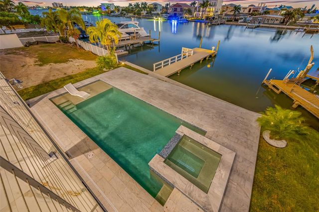 11460 7TH STREET E, Treasure Island, FL 33706