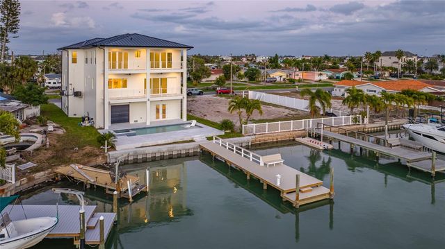 11460 7TH STREET E, Treasure Island, FL 33706