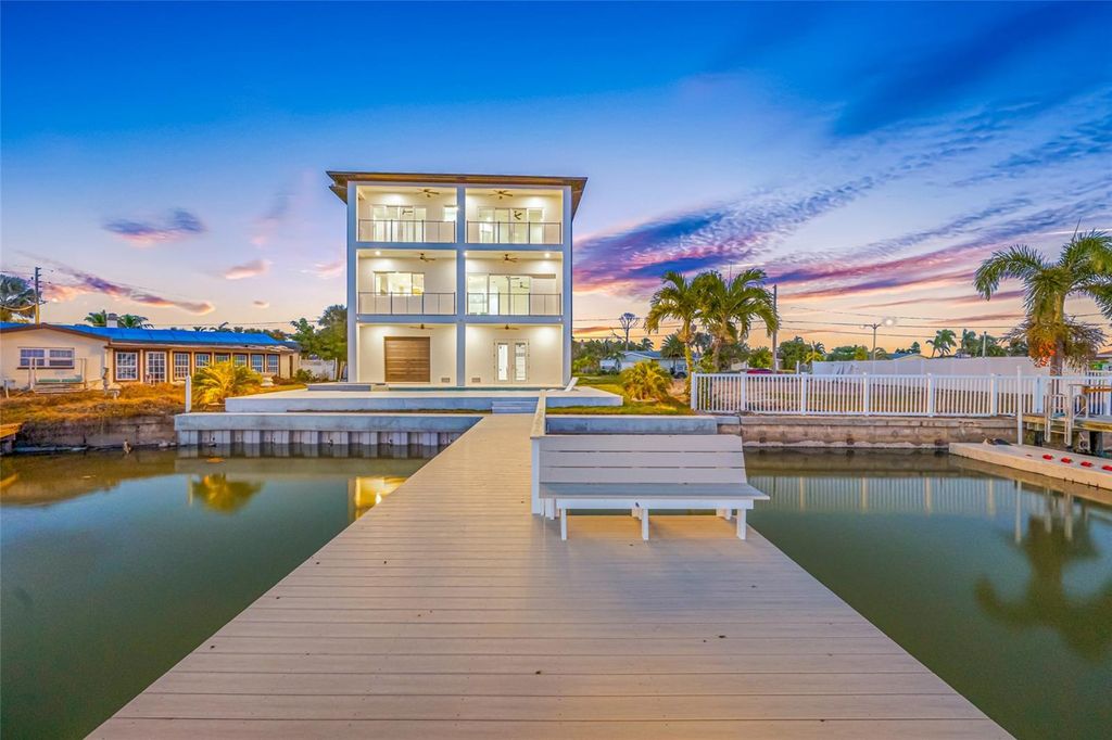 11460 7TH STREET E, Treasure Island, FL 33706