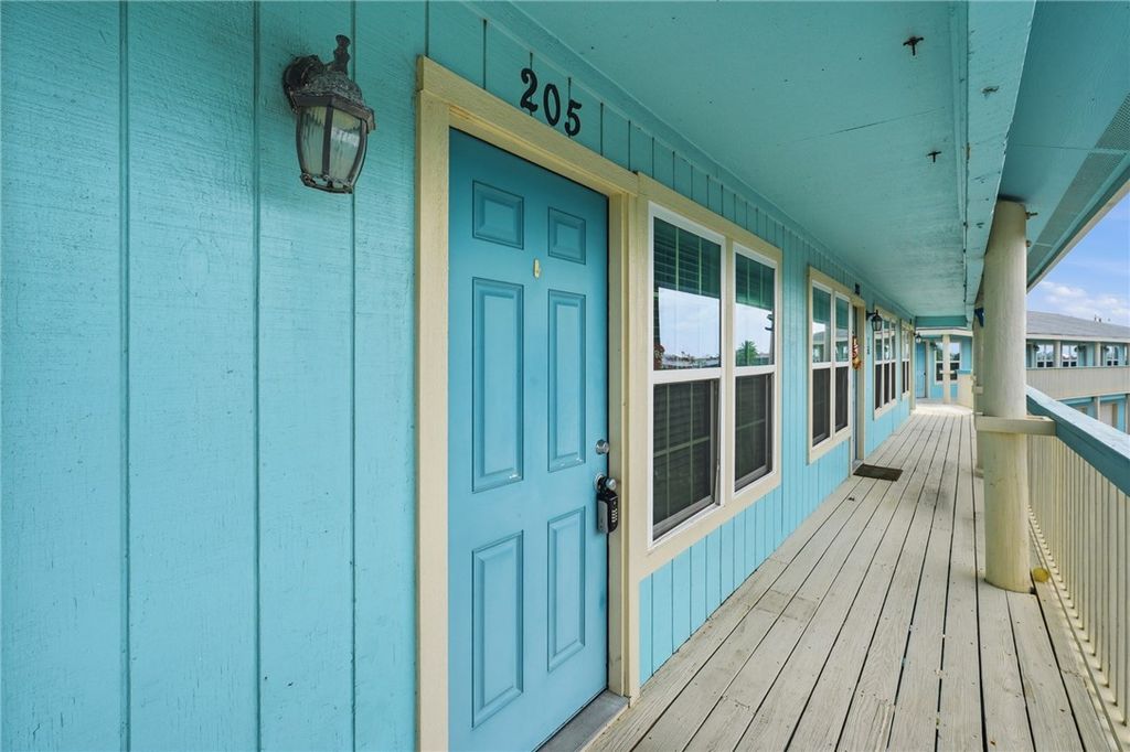1809 Hillcrest Dr 205, Rockport, TX 78382 — photo 4