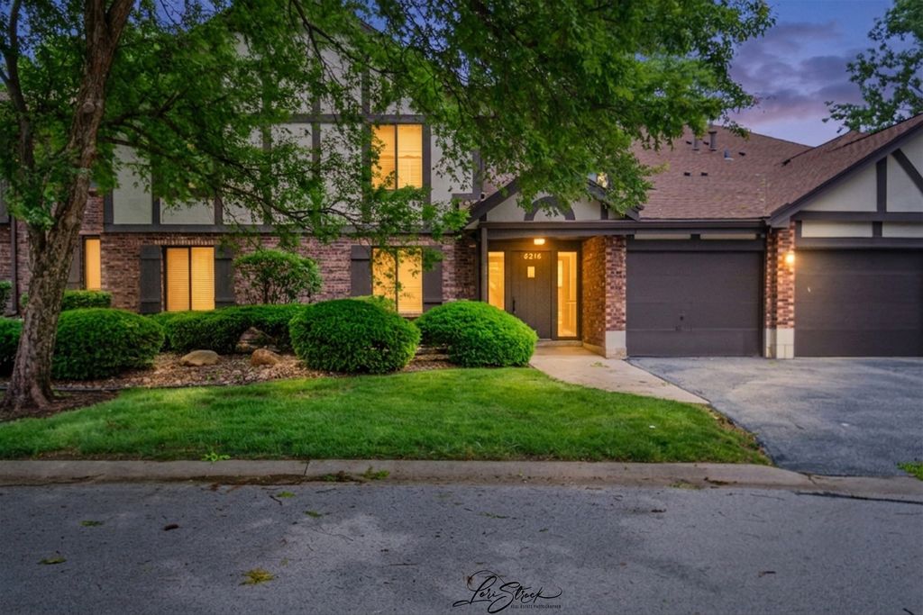 Image 19 of property listing at 8251 Mulberry Court 14B, Palos Hills, IL 60465
