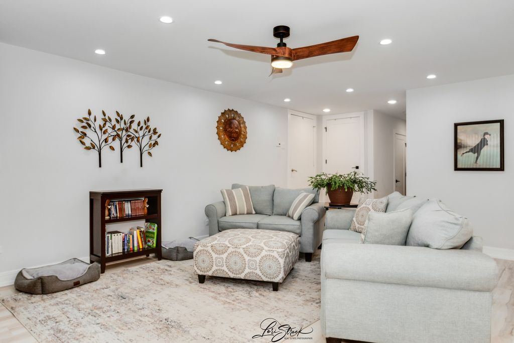 Image 4 of property listing at 8251 Mulberry Court 14B, Palos Hills, IL 60465