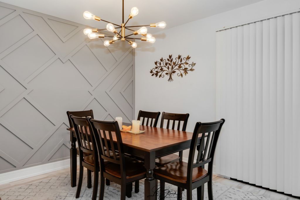 Image 6 of property listing at 8251 Mulberry Court 14B, Palos Hills, IL 60465
