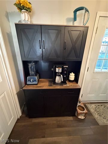 28575 Holly Drive, North Olmsted, OH 44070