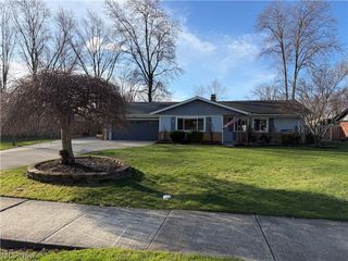 28575 Holly Drive, North Olmsted, OH 44070