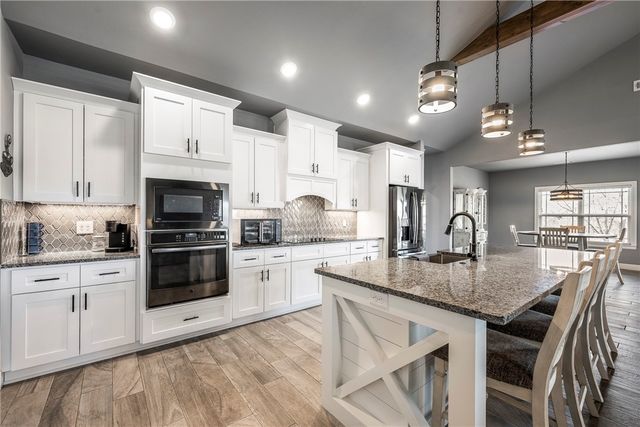 4 Partney Circle, Bella Vista, AR 72715