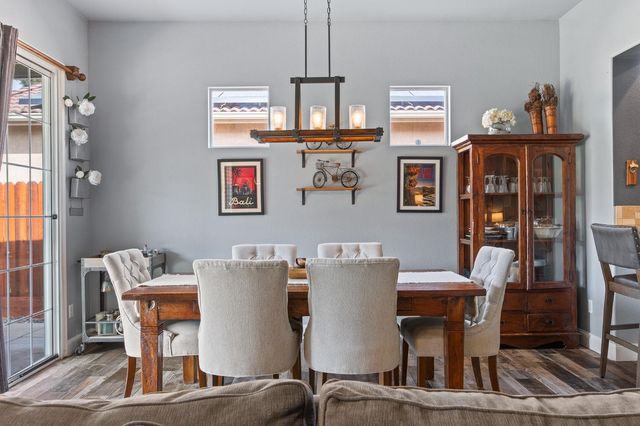 9383 N Dearing, Fresno, CA 93720