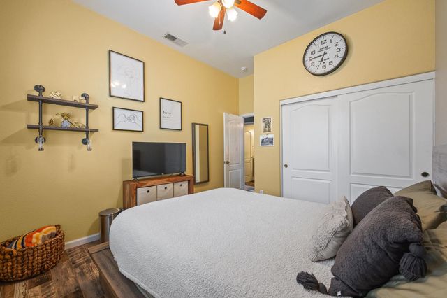 9383 N Dearing, Fresno, CA 93720