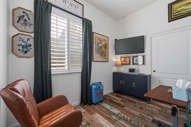 9383 N Dearing, Fresno, CA 93720