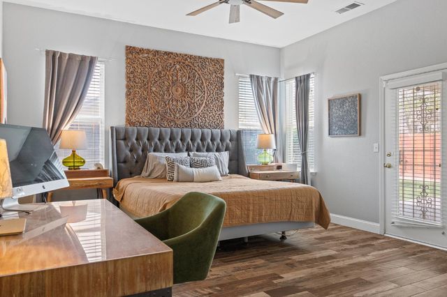 9383 N Dearing, Fresno, CA 93720