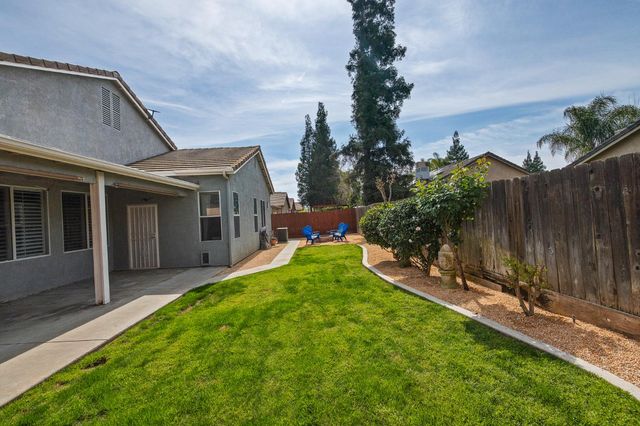 9383 N Dearing, Fresno, CA 93720