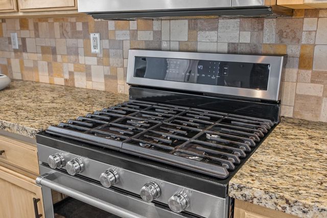 9383 N Dearing, Fresno, CA 93720