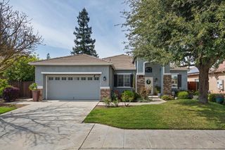 9383 N Dearing, Fresno, CA 93720