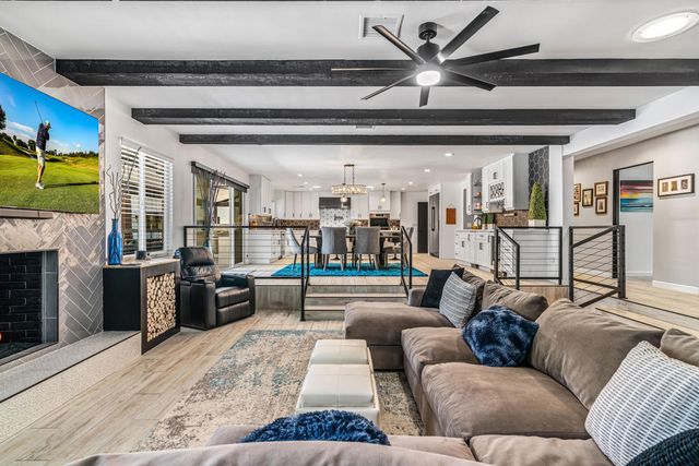 43170 Warner Trail, Palm Desert, CA 92211