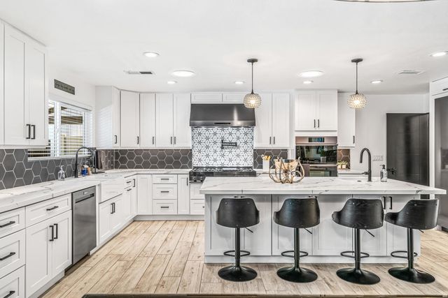 43170 Warner Trail, Palm Desert, CA 92211