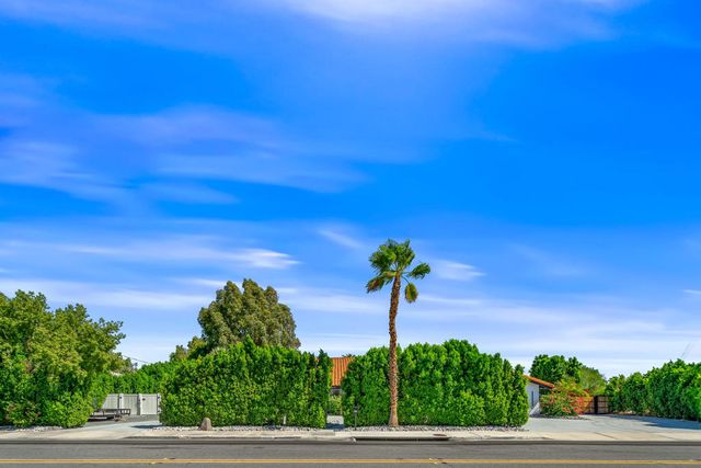 43170 Warner Trail, Palm Desert, CA 92211