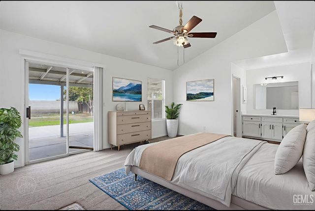 8005 Snowbird Street, Bakersfield, CA 93307