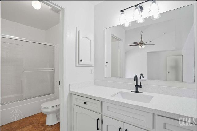 8005 Snowbird Street, Bakersfield, CA 93307