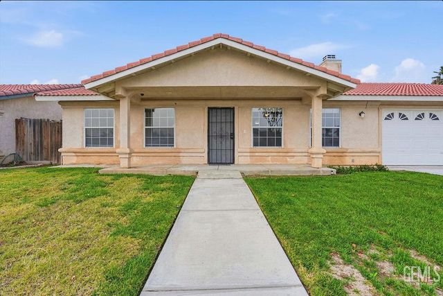 8005 Snowbird Street, Bakersfield, CA 93307