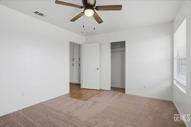 8005 Snowbird Street, Bakersfield, CA 93307