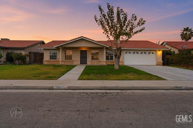 8005 Snowbird Street, Bakersfield, CA 93307