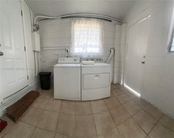 2400 NW 15th St, Miami, FL 33125