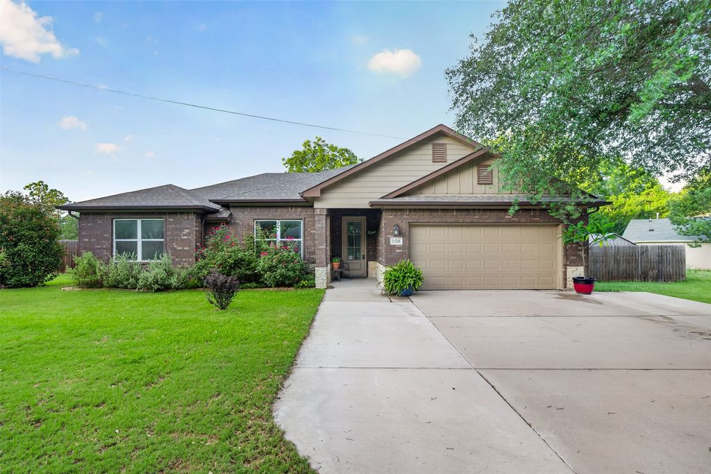 108 Mcanear Street, Cleburne, TX 76033 — exterior
