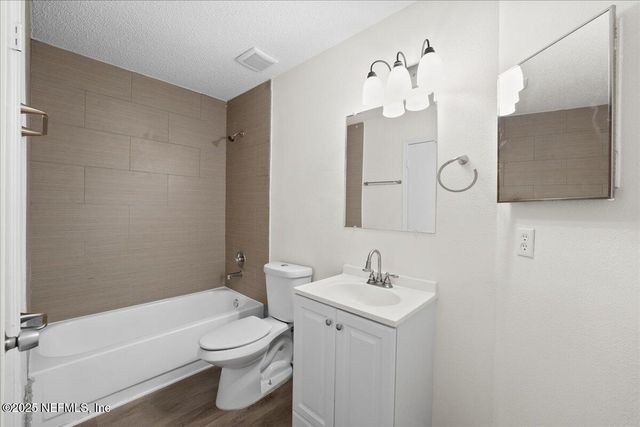 5628 MARATHON Parkway, Jacksonville, FL 32244