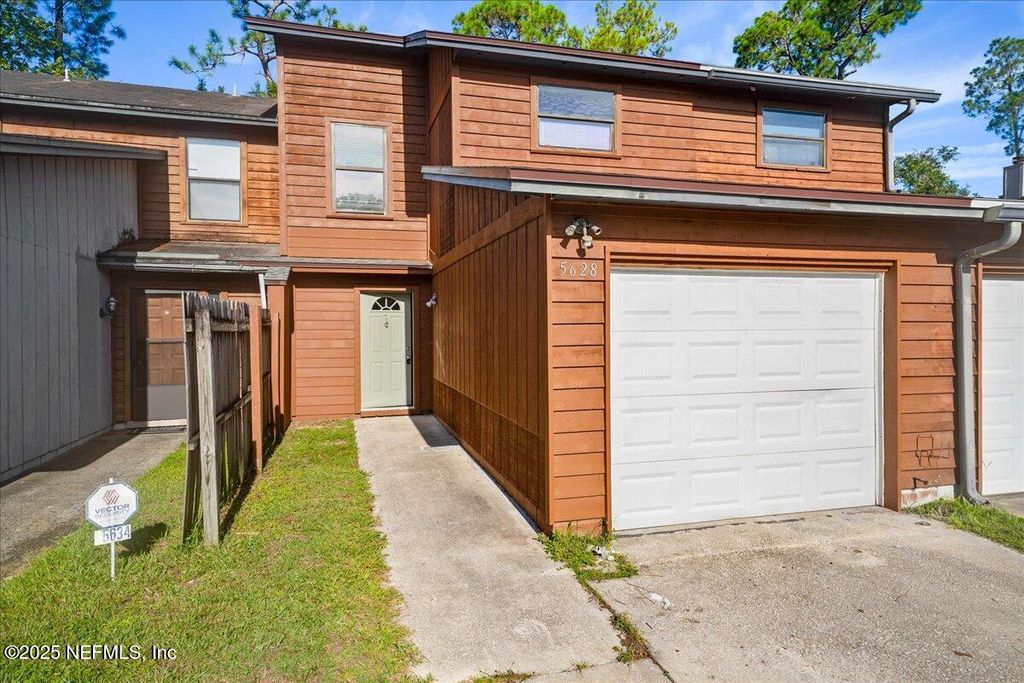 5628 MARATHON Parkway, Jacksonville, FL 32244