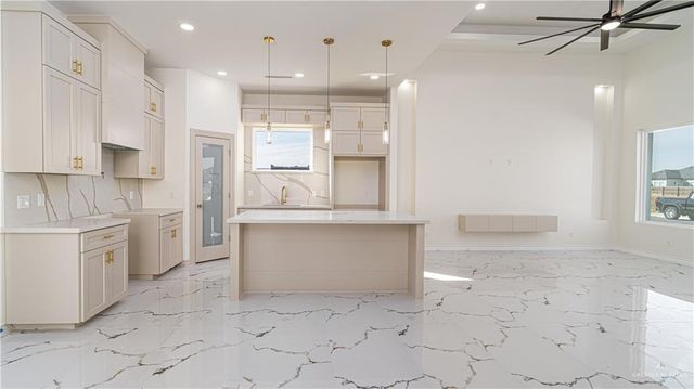 3104 E Uva E Avenue, Hidalgo, TX 78557