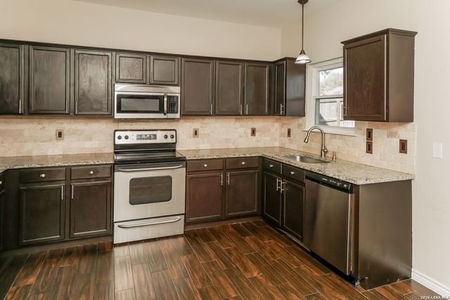 1423 View Top, San Antonio, TX 78258