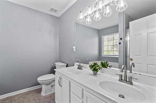 2203 Oakhurst Court, Kannapolis, NC 28081