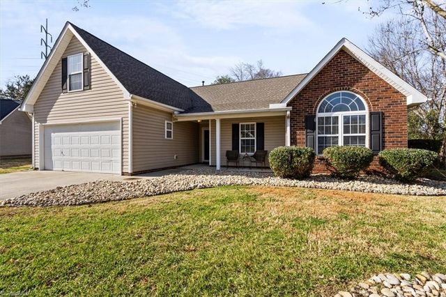 2203 Oakhurst Court, Kannapolis, NC 28081
