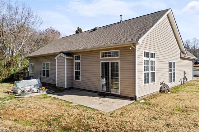 2203 Oakhurst Court, Kannapolis, NC 28081