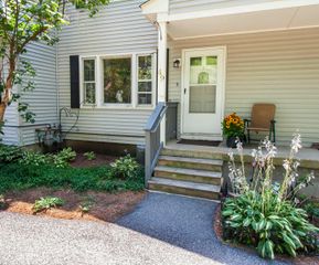 49 Boulder Drive, Londonderry, NH 03053