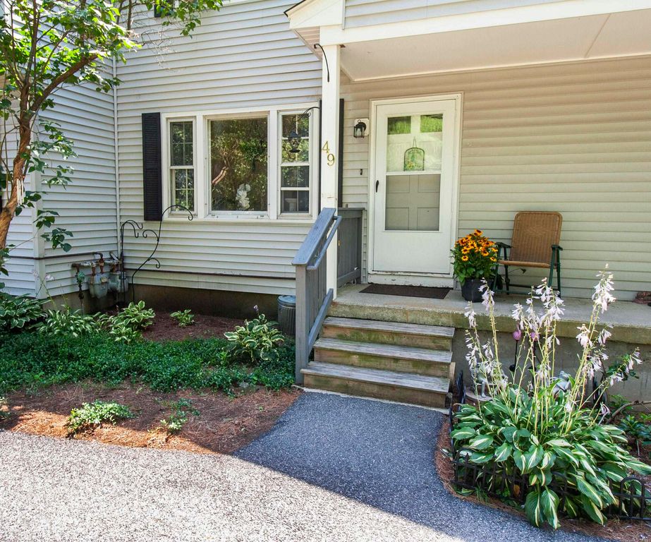 49 Boulder Drive, Londonderry, NH 03053