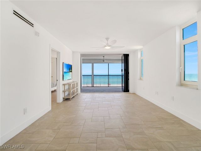 9415 Gulf Shore DR 102, Naples, FL 34108