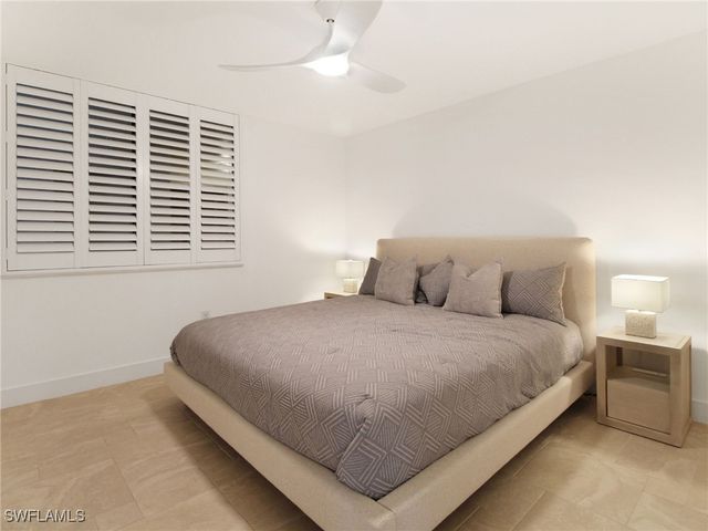 9415 Gulf Shore DR 102, Naples, FL 34108