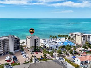 9415 Gulf Shore DR 102, Naples, FL 34108