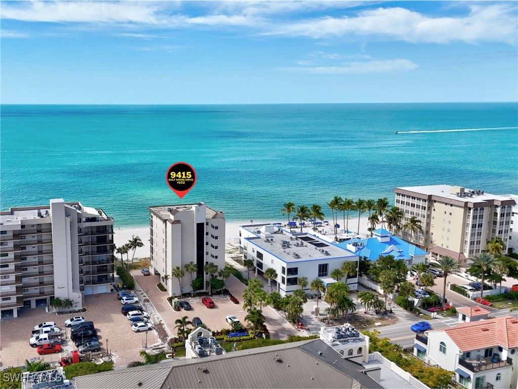 9415 Gulf Shore DR 102, Naples, FL 34108