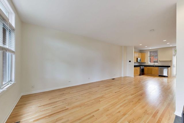 1806 W ARGYLE Street G, Chicago, IL 60640
