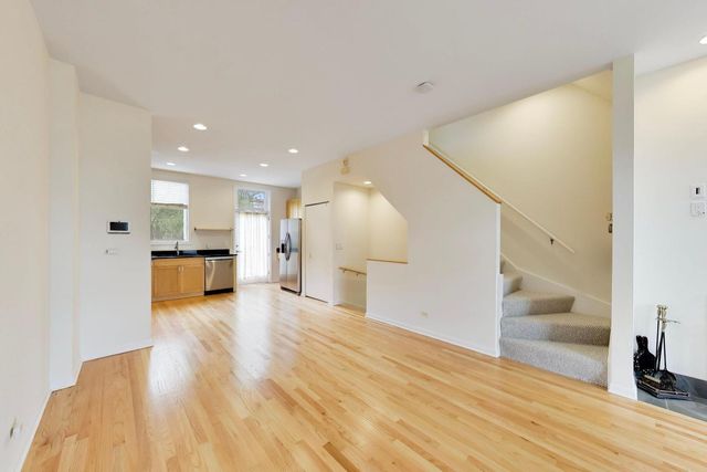 1806 W ARGYLE Street G, Chicago, IL 60640