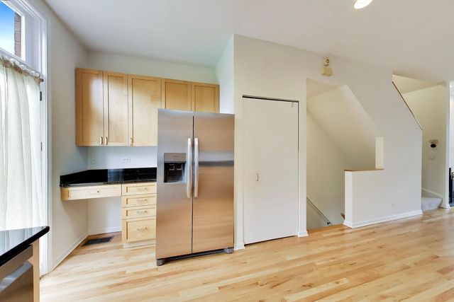 1806 W ARGYLE Street G, Chicago, IL 60640