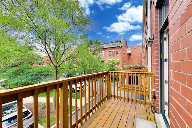 1806 W ARGYLE Street G, Chicago, IL 60640