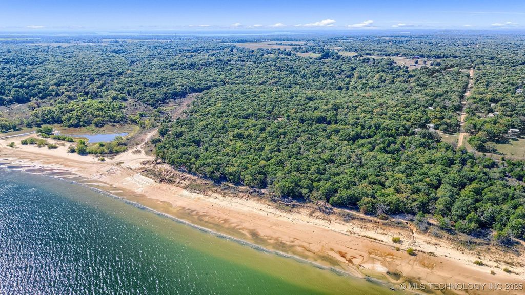 Oaks Cove Lane, Kingston, OK 73439