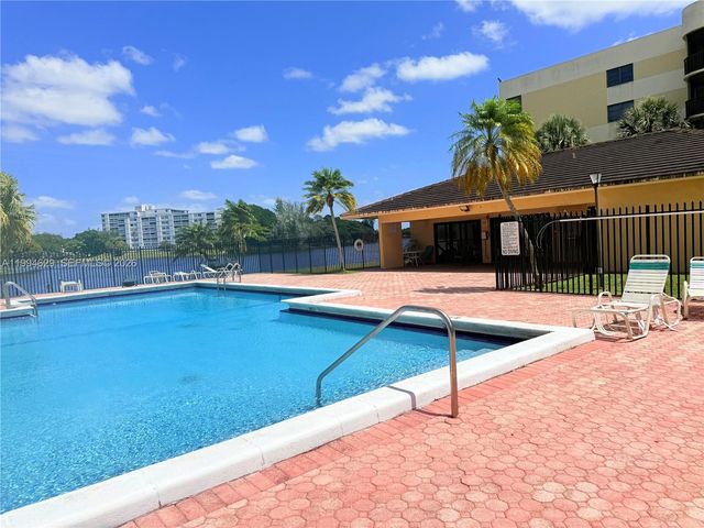 6575 W Oakland Park Blvd 311, Lauderhill, FL 33313